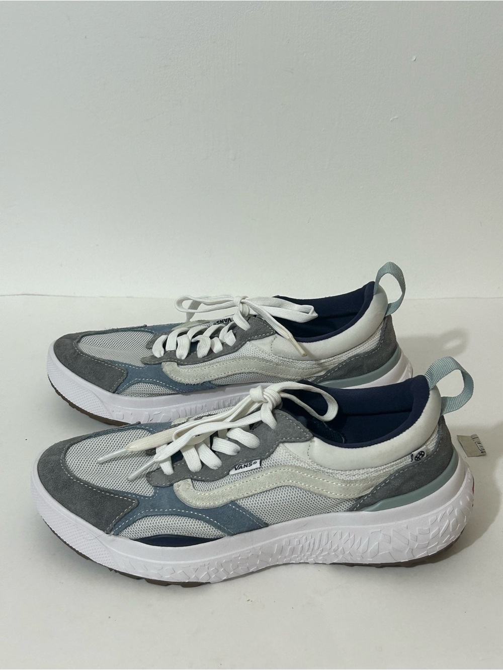 Vans UltraRange Neo VR3
Sneakers, Men's Size 8/ Women's Size 9.5